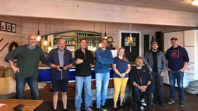 Disse er med på å lage maritime dager i Farsund. Fra venstre: Svein Jarle Bruseland, Gunnar Ludviksen, Harald Harald Schuitema, Kjell Cato Jensen, Helene Østhassel, Alf Erik Martinsen, Tom Steffen Thomsen og Bård Reymert Håberg.